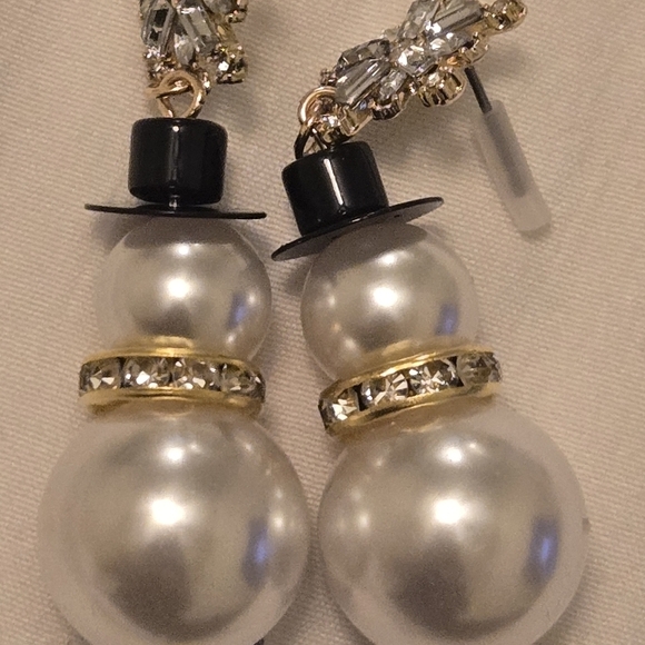 White Snowman Earrings - Picture 4 of 5